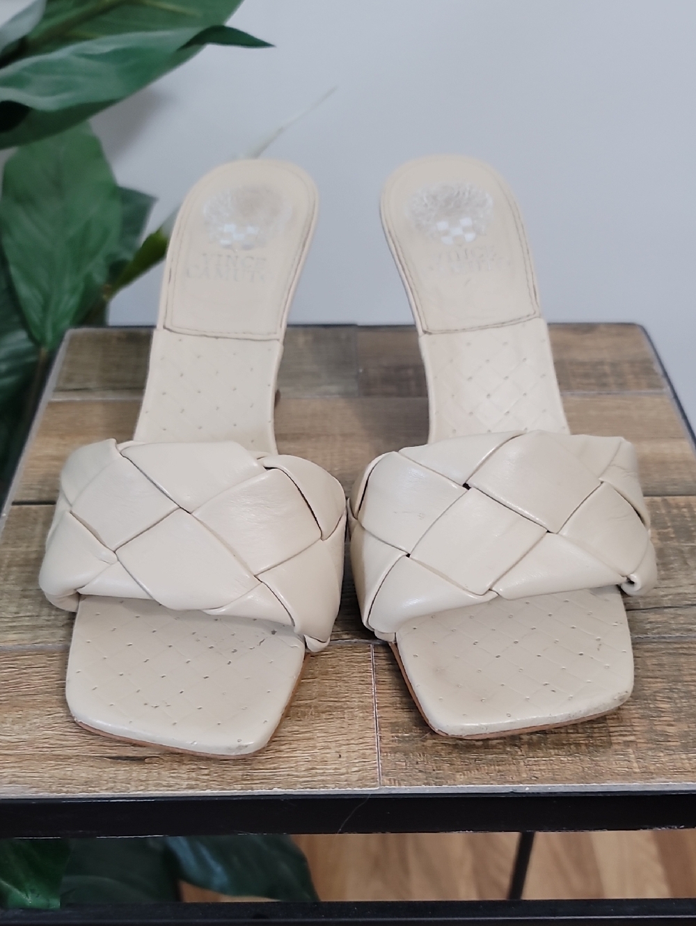 VINCE CAMUTO "Brelaine" Woven Leather Strap Heel Slipon Sandal Sz 8 Bone Cream - Picture 2 of 9